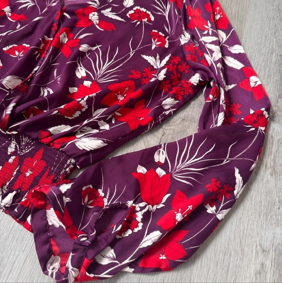 Guess Vibrant Satin Purple Red White Floral Smocked Waist Blouse Size XL - Picture 6 of 12
